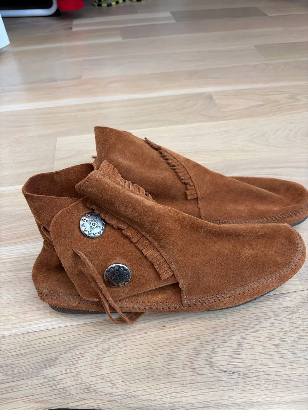 Minnetonka Men's Suede Fringe Chukka Boots - Rust Brown